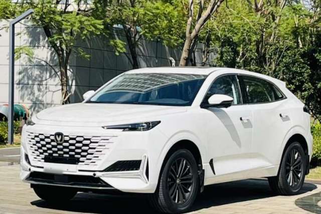 Used CHANGAN UNI-K 2023 2.0T Two-Wheel Drive YueShang Trim
