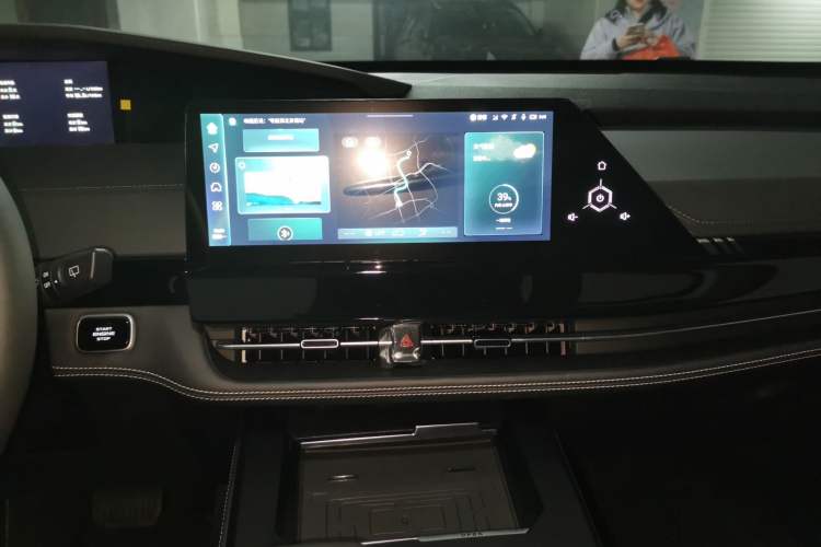 Used CHANGAN UNI-K 2023 2.0T All-Wheel-Drive Enjoyment Version Audio And AC Panel