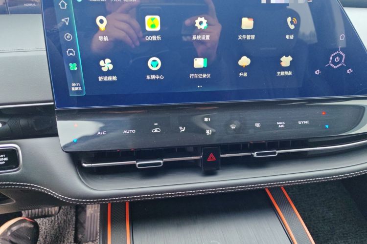 Used CHANGAN UNI-K 2023 2.0T Two-Wheel Drive YueShang Trim Audio And AC Panel