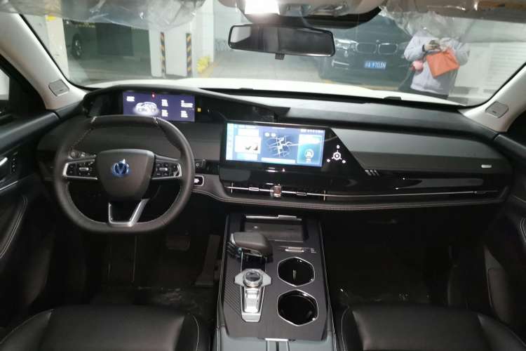 Used CHANGAN UNI-K 2023 2.0T All-Wheel-Drive Enjoyment Version Center Console