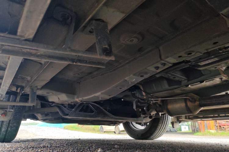 Used CHANGAN UNI-K 2023 2.0T Two-Wheel Drive YueShang Trim Chassis Front Left