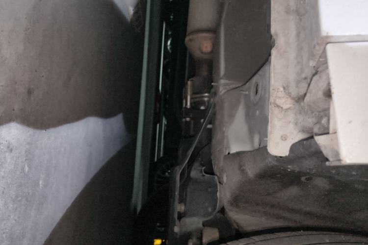 Used CHANGAN UNI-K 2023 2.0T Two-Wheel Drive Enjoyment Version Chassis Front Right