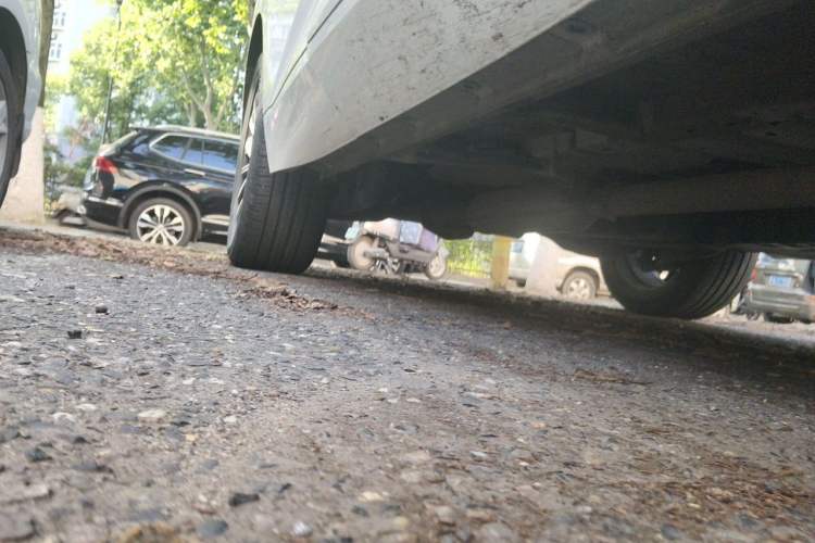 Used CHANGAN UNI-K 2023 2.0T Two-Wheel Drive Enjoyment Version Chassis Front Right