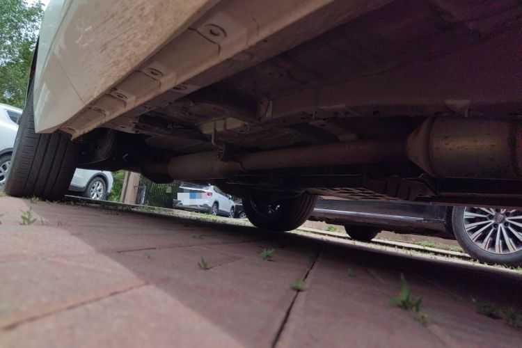 Used CHANGAN UNI-K 2023 2.0T All-Wheel-Drive Enjoyment Version Chassis Front Right