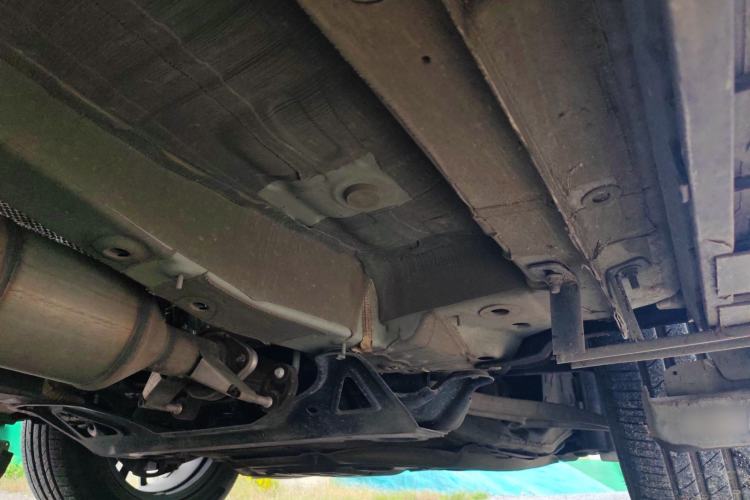 Used CHANGAN UNI-K 2023 2.0T Two-Wheel Drive YueShang Trim Chassis Front Right