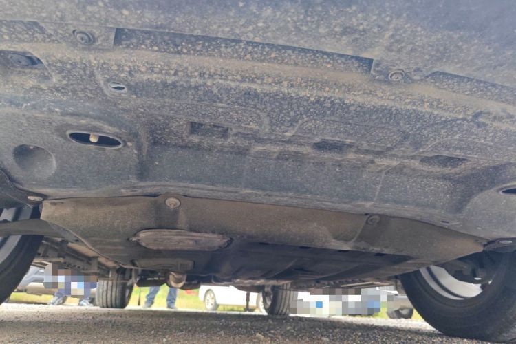 Used CHANGAN UNI-K 2023 2.0T Two-Wheel Drive YueShang Trim Chassis Front
