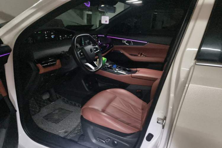 Used CHANGAN UNI-K 2023 2.0T Two-Wheel Drive Enjoyment Version Driver Seat