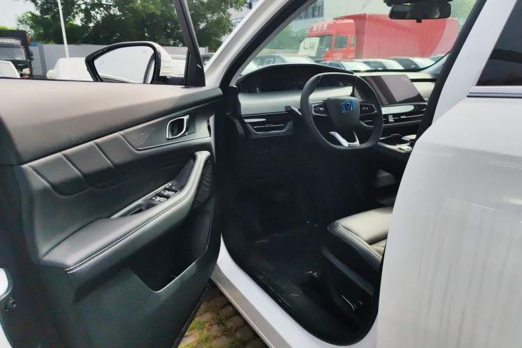 Used CHANGAN UNI-K 2023 2.0T Two-Wheel Drive YueShang Trim Driver Seat