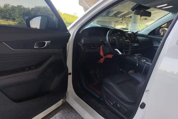 Used CHANGAN UNI-K 2023 2.0T Two-Wheel Drive YueShang Trim Driver Seat
