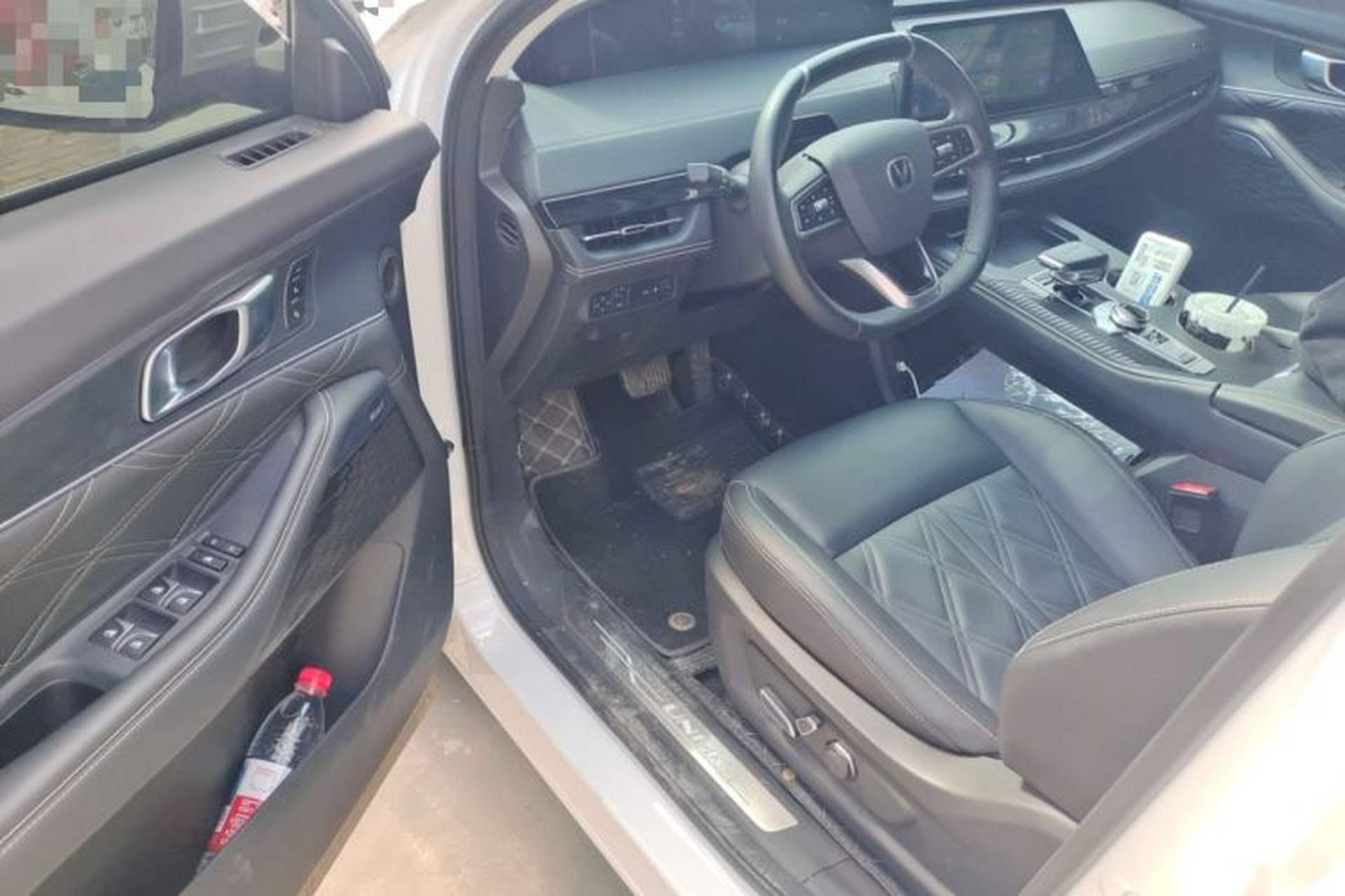 Used CHANGAN UNI-K 2023 2.0T Two-Wheel Drive Yue Ling Trim Driver Seat