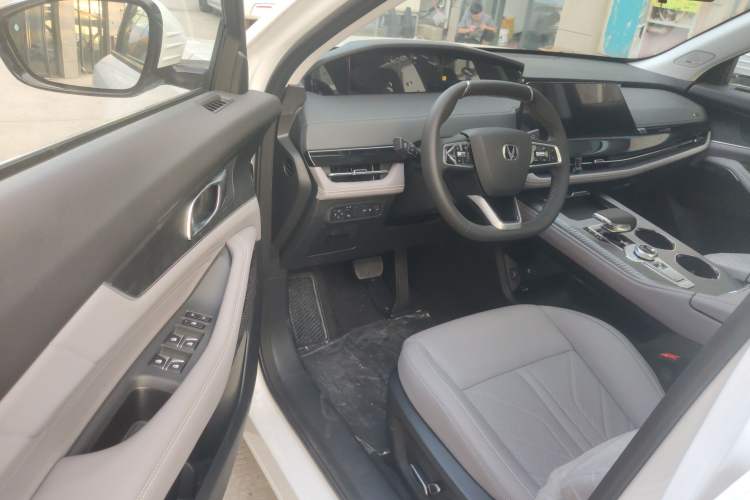 Used CHANGAN UNI-K 2023 2.0T Two-Wheel Drive YueShang Trim Driver Seat