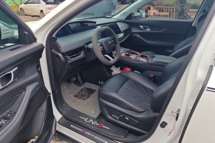 Used CHANGAN UNI-K 2023 2.0T Two-Wheel Drive YueShang Trim Driver Seat