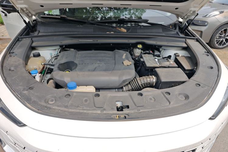 Used CHANGAN UNI-K 2023 2.0T Two-Wheel Drive Enjoyment Version Engine Bay