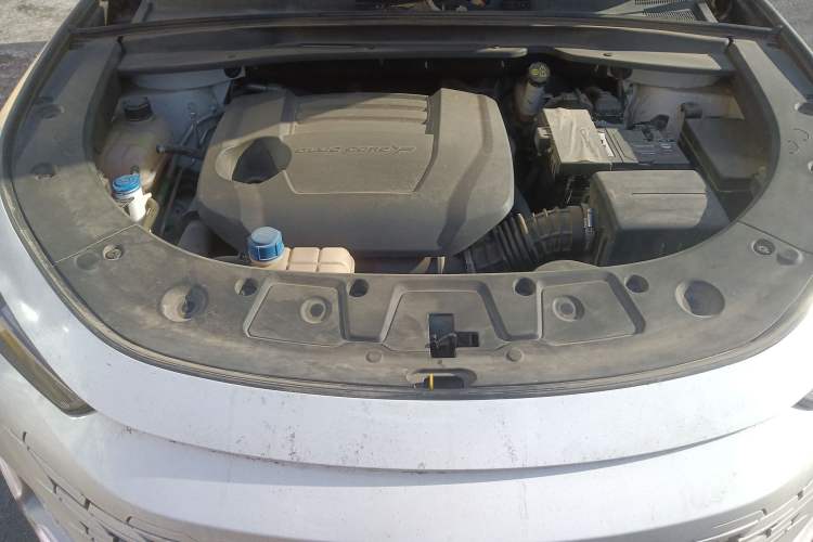 Used CHANGAN UNI-K 2023 2.0T Two-Wheel Drive YueShang Trim Engine Bay