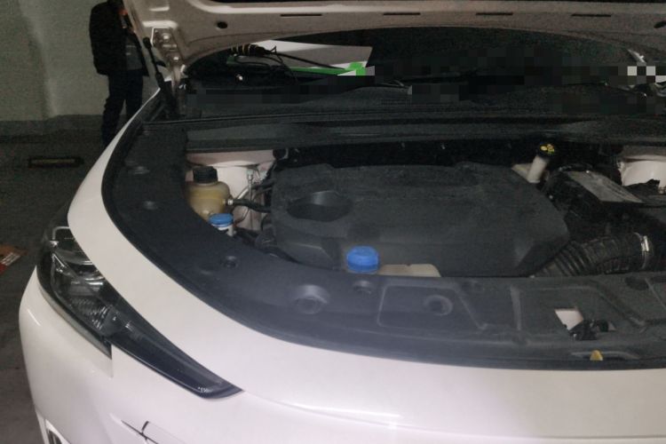 Used CHANGAN UNI-K 2023 2.0T Two-Wheel Drive Enjoyment Version Engine Bay Right
