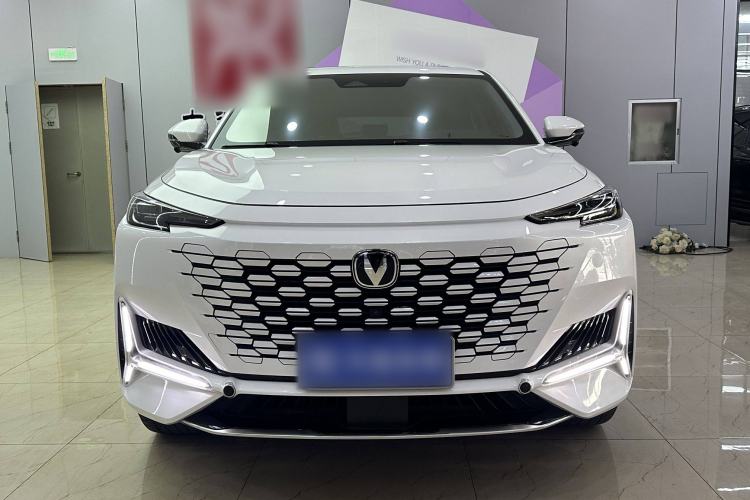 Used CHANGAN UNI-K 2023 2.0T Two-Wheel Drive Enjoyment Version Exterior 1