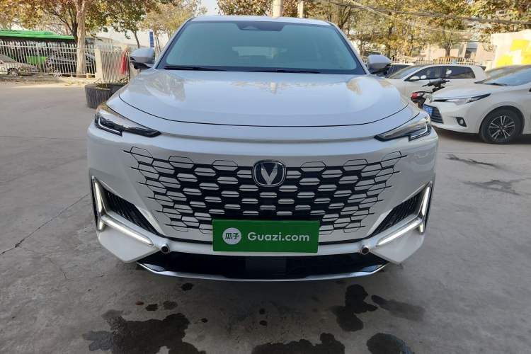 Used CHANGAN UNI-K 2023 2.0T Two-Wheel Drive Yue Ling Trim Exterior 1