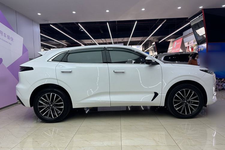 Used CHANGAN UNI-K 2023 2.0T Two-Wheel Drive Enjoyment Version Exterior 3