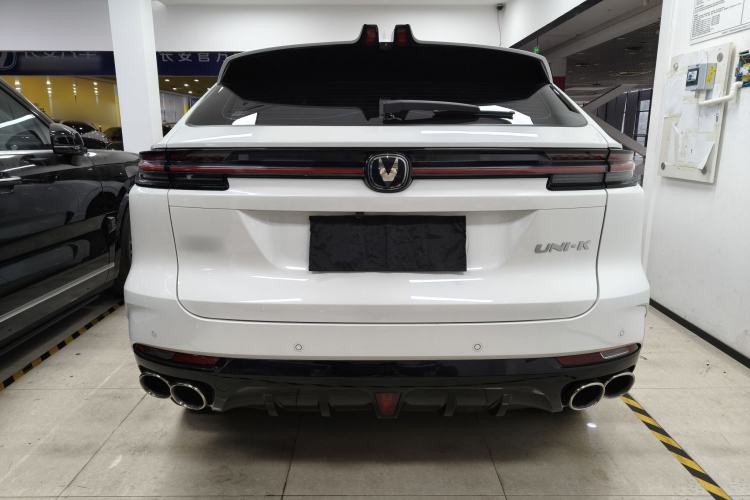 Used CHANGAN UNI-K 2023 2.0T Two-Wheel Drive YueShang Trim Exterior 3