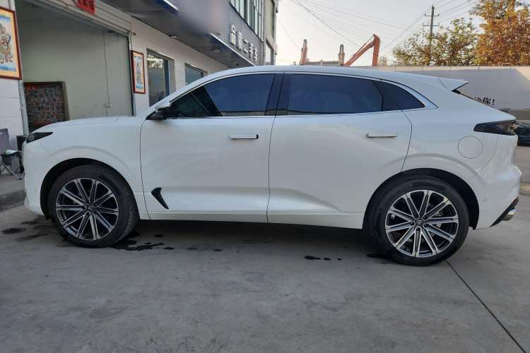 Used CHANGAN UNI-K 2023 2.0T Two-Wheel Drive Yue Ling Trim Exterior 5