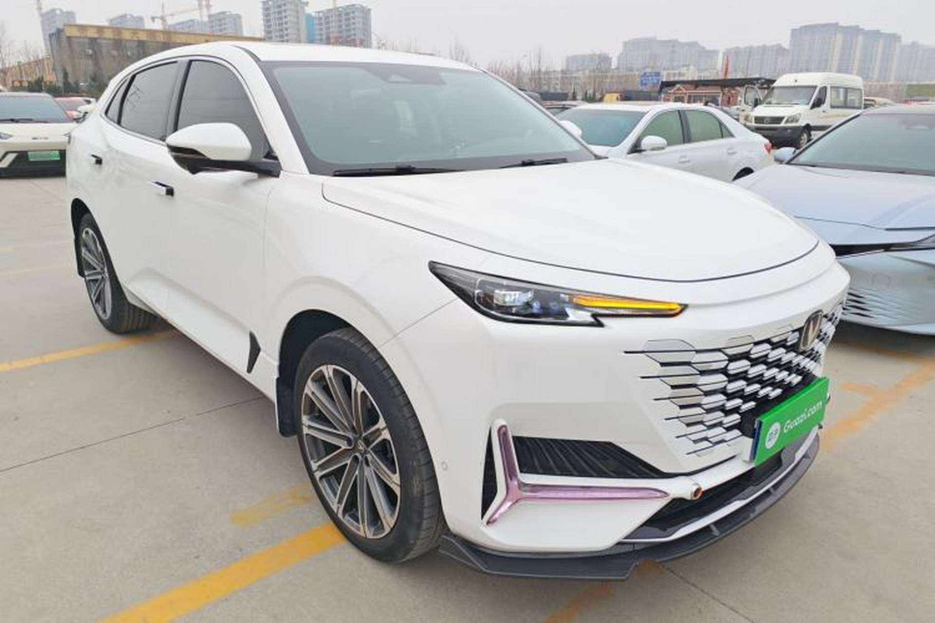 Used CHANGAN UNI-K 2023 2.0T Two-Wheel Drive Yue Ling Trim Front Right 45 Deg