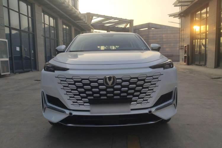 Used CHANGAN UNI-K 2023 2.0T Two-Wheel Drive YueShang Trim Front