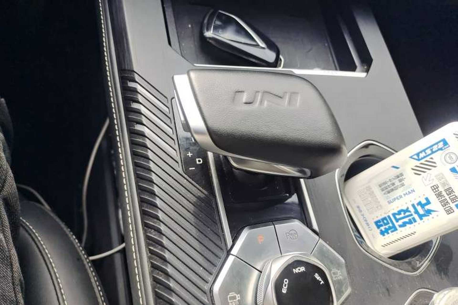 Used CHANGAN UNI-K 2023 2.0T Two-Wheel Drive Yue Ling Trim Gear Lever