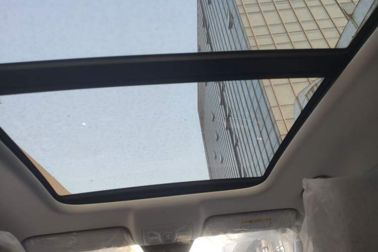 Used CHANGAN UNI-K 2023 2.0T Two-Wheel Drive YueShang Trim Headliner