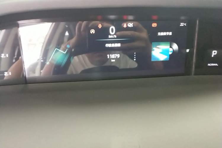 Used CHANGAN UNI-K 2023 2.0T Two-Wheel Drive YueShang Trim Instrument Cluster