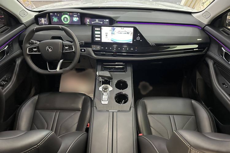 Used CHANGAN UNI-K 2023 2.0T Two-Wheel Drive Enjoyment Version Interior 1