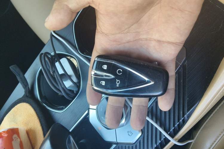 Used CHANGAN UNI-K 2023 2.0T Two-Wheel Drive Enjoyment Version Interior 1