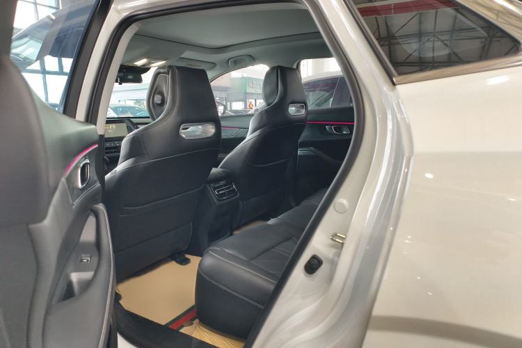 Used CHANGAN UNI-K 2023 2.0T Two-Wheel Drive Enjoyment Version Interior 2