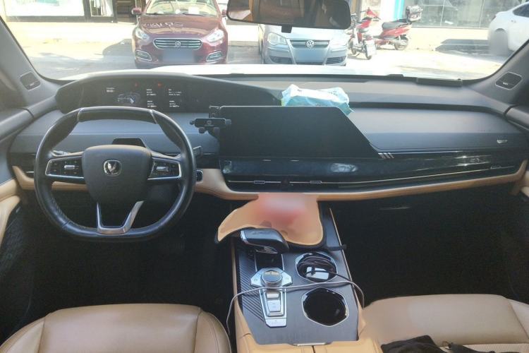 Used CHANGAN UNI-K 2023 2.0T Two-Wheel Drive Enjoyment Version Interior 2