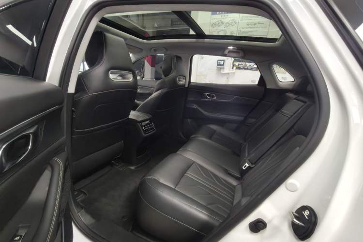 Used CHANGAN UNI-K 2023 2.0T Two-Wheel Drive YueShang Trim Interior 3