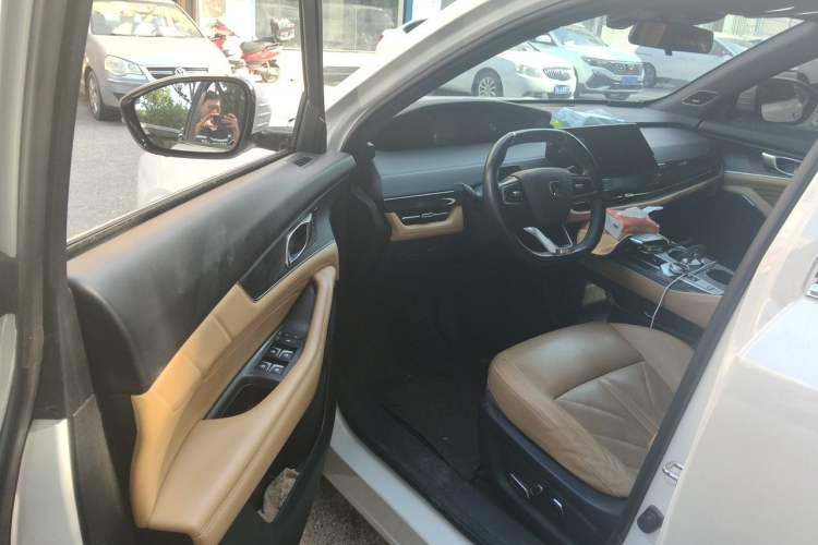 Used CHANGAN UNI-K 2023 2.0T Two-Wheel Drive Enjoyment Version Interior 3