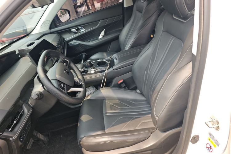 Used CHANGAN UNI-K 2023 2.0T Two-Wheel Drive Enjoyment Version Left Front Seat