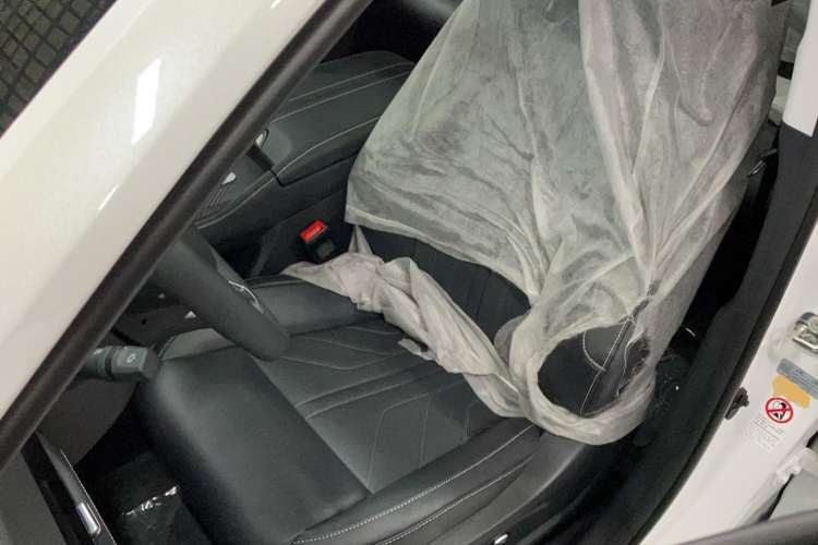 Used CHANGAN UNI-K 2023 2.0T Two-Wheel Drive YueShang Trim Left Front Seat