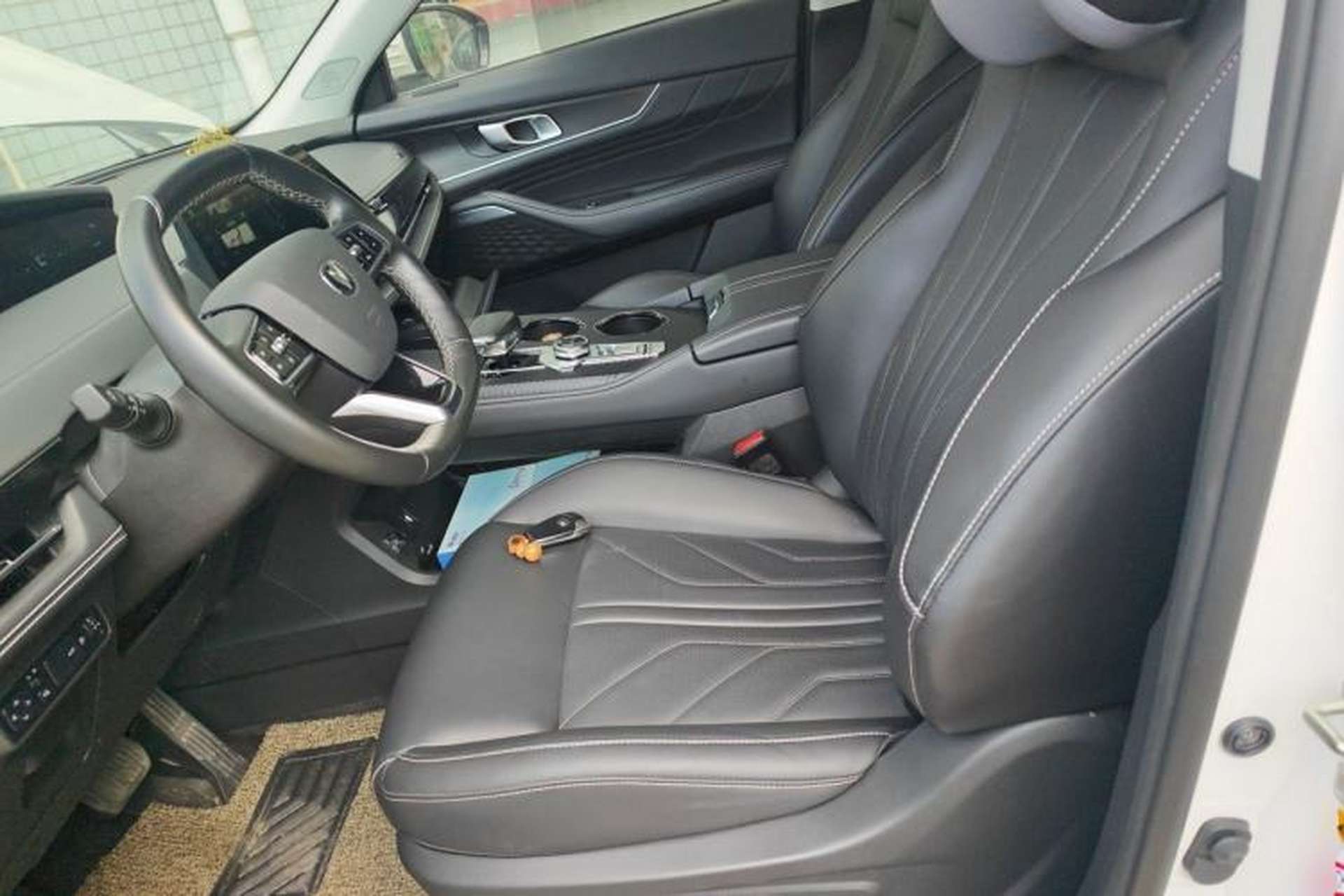 Used CHANGAN UNI-K 2023 2.0T Two-Wheel Drive YueShang Trim Left Front Seat
