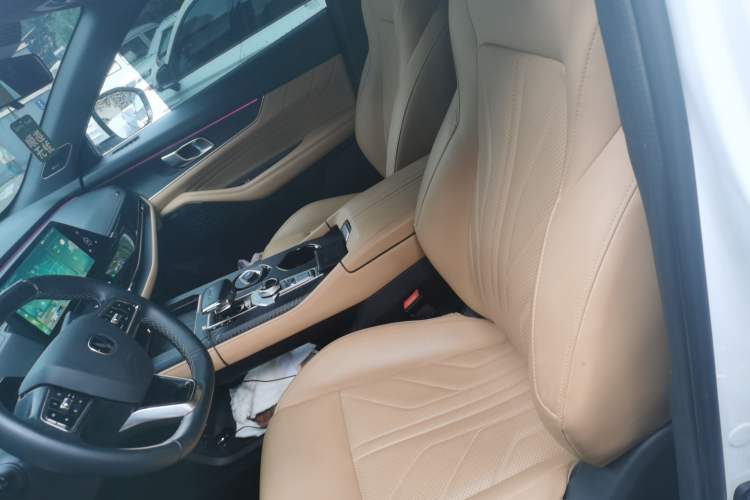 Used CHANGAN UNI-K 2023 2.0T Two-Wheel Drive Enjoyment Version Left Front Seat