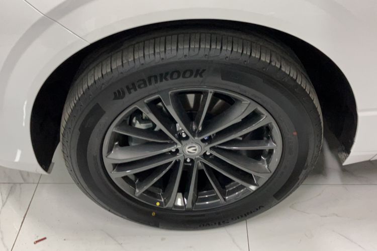 Used CHANGAN UNI-K 2023 2.0T Two-Wheel Drive YueShang Trim Left Front Wheel Hub