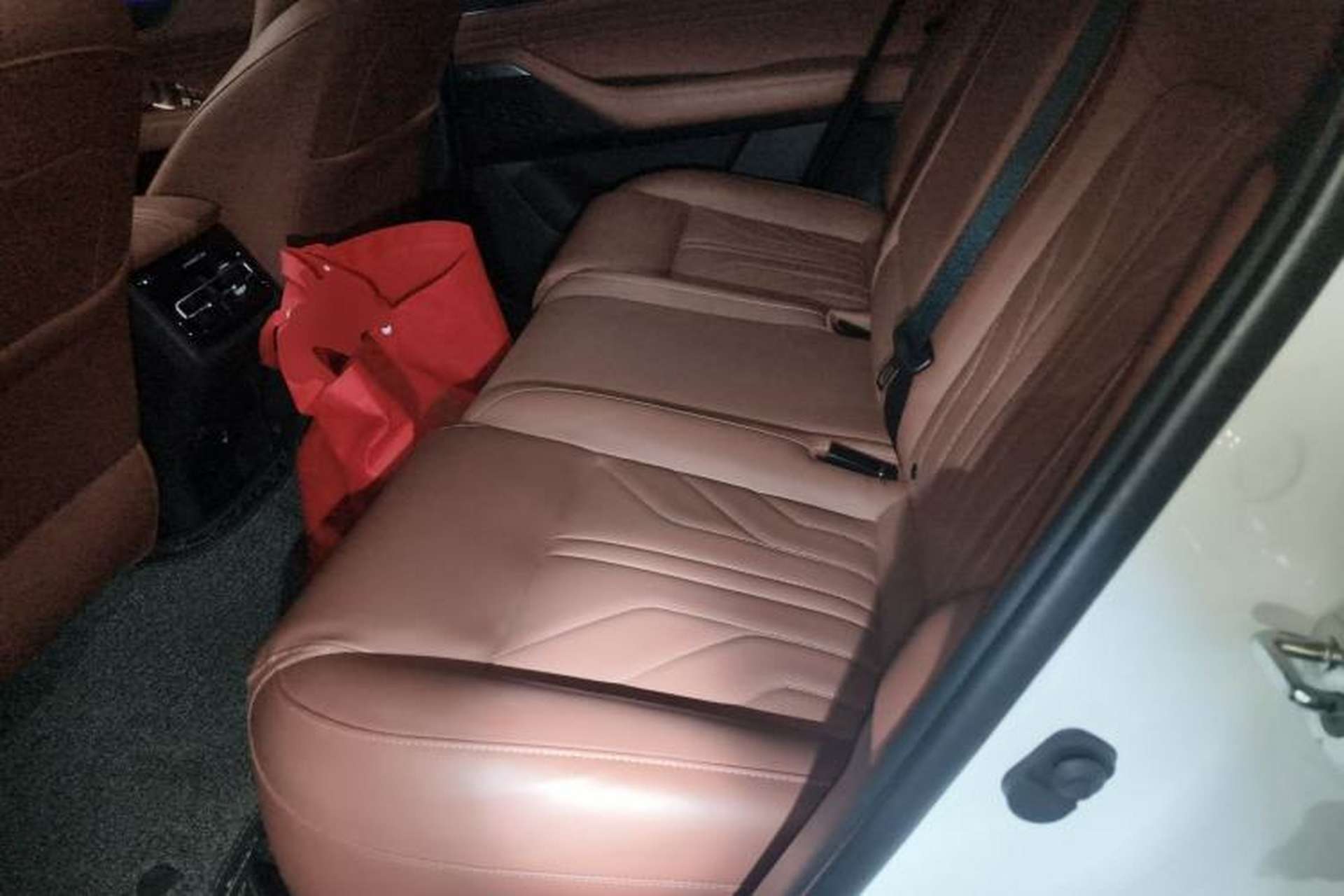 Used CHANGAN UNI-K 2023 2.0T Two-Wheel Drive Enjoyment Version Left Rear Seat