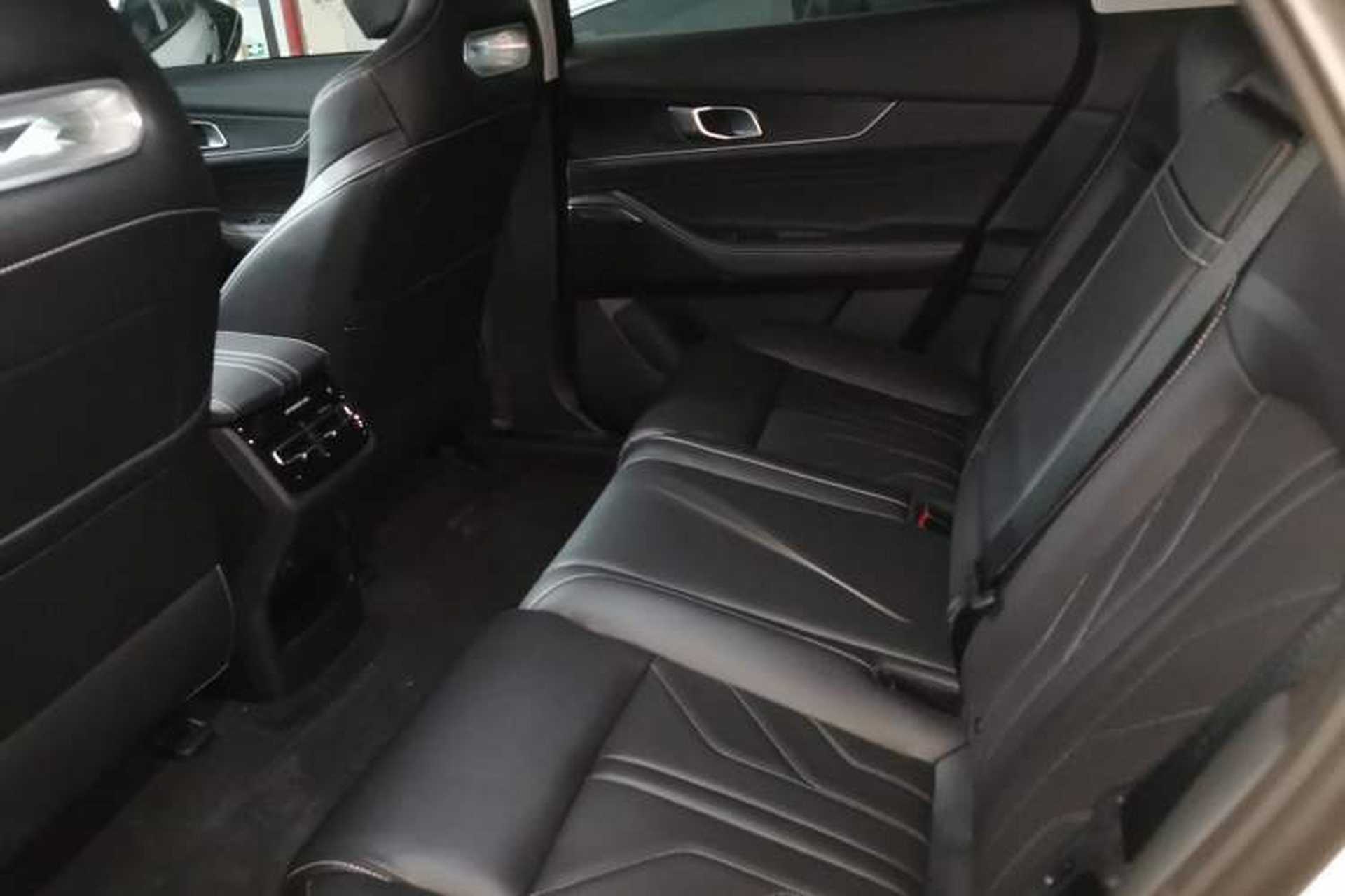 Used CHANGAN UNI-K 2023 2.0T All-Wheel-Drive Enjoyment Version Left Rear Seat