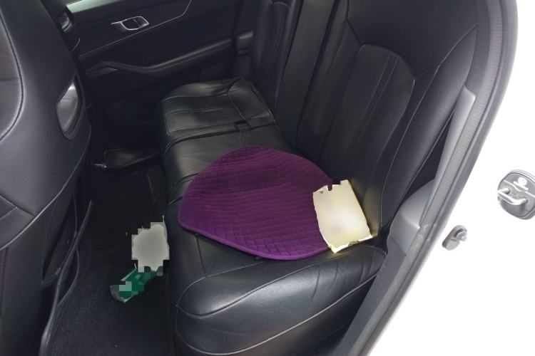 Used CHANGAN UNI-K 2023 2.0T All-Wheel-Drive Enjoyment Version Left Rear Seat