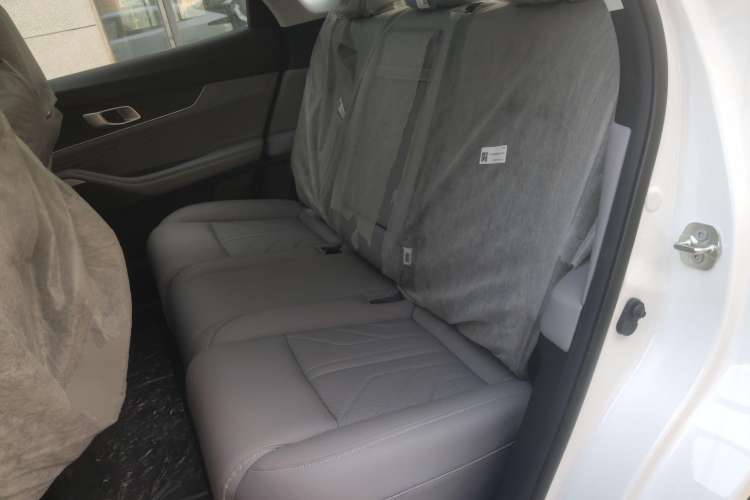 Used CHANGAN UNI-K 2023 2.0T Two-Wheel Drive YueShang Trim Left Rear Seat