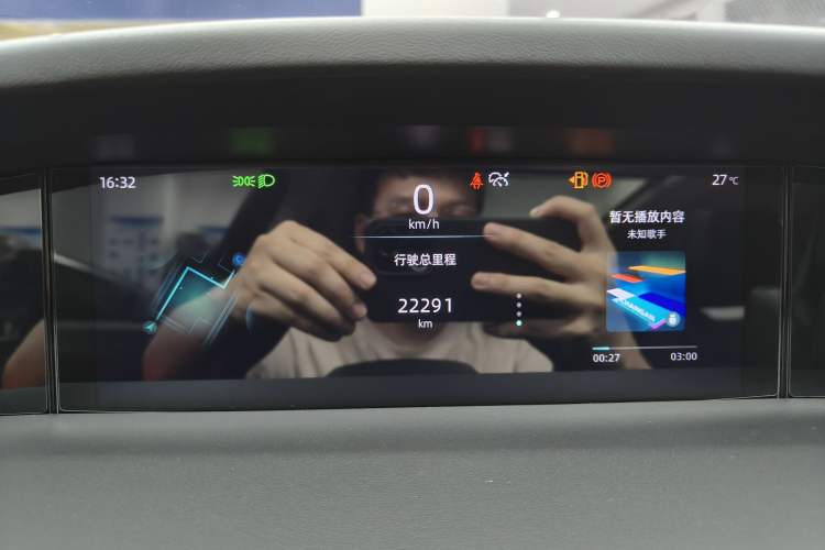 Used CHANGAN UNI-K 2023 2.0T Two-Wheel Drive YueShang Trim Odometer Close Up