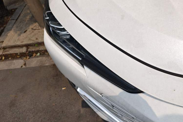 Used CHANGAN UNI-K 2023 2.0T Two-Wheel Drive Enjoyment Version Right Front Headlight