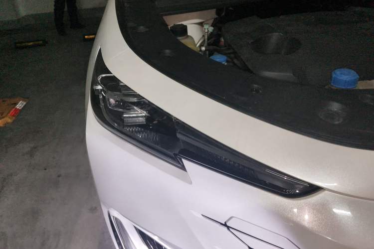 Used CHANGAN UNI-K 2023 2.0T Two-Wheel Drive Enjoyment Version Right Front Headlight