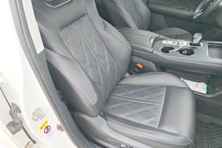 Used CHANGAN UNI-K 2023 2.0T Two-Wheel Drive Yue Ling Trim Right Front Seat
