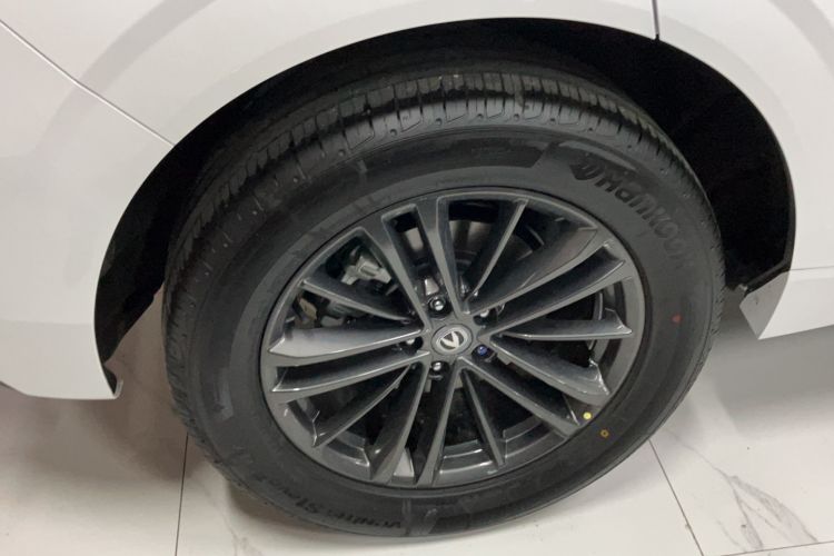 Used CHANGAN UNI-K 2023 2.0T Two-Wheel Drive YueShang Trim Right Rear Wheel Hub