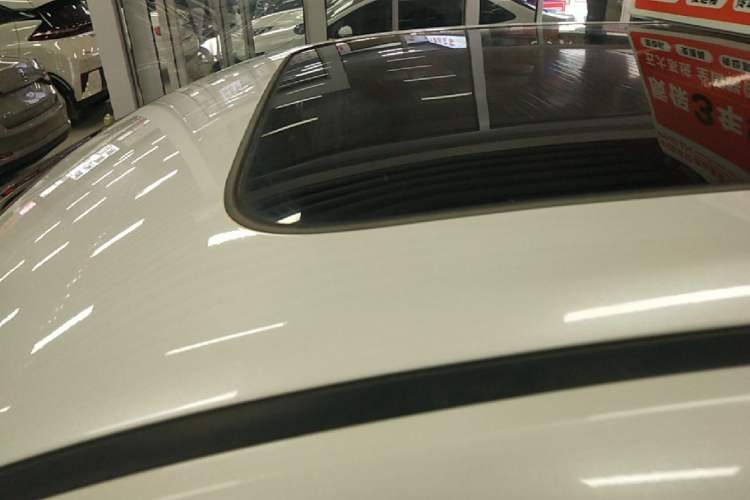 Used CHANGAN UNI-K 2023 2.0T Two-Wheel Drive YueShang Trim Roof